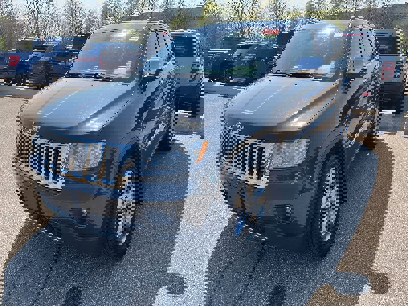 Used 2011 Jeep Grand Cherokee Limited w/ Luxury Group II image 1