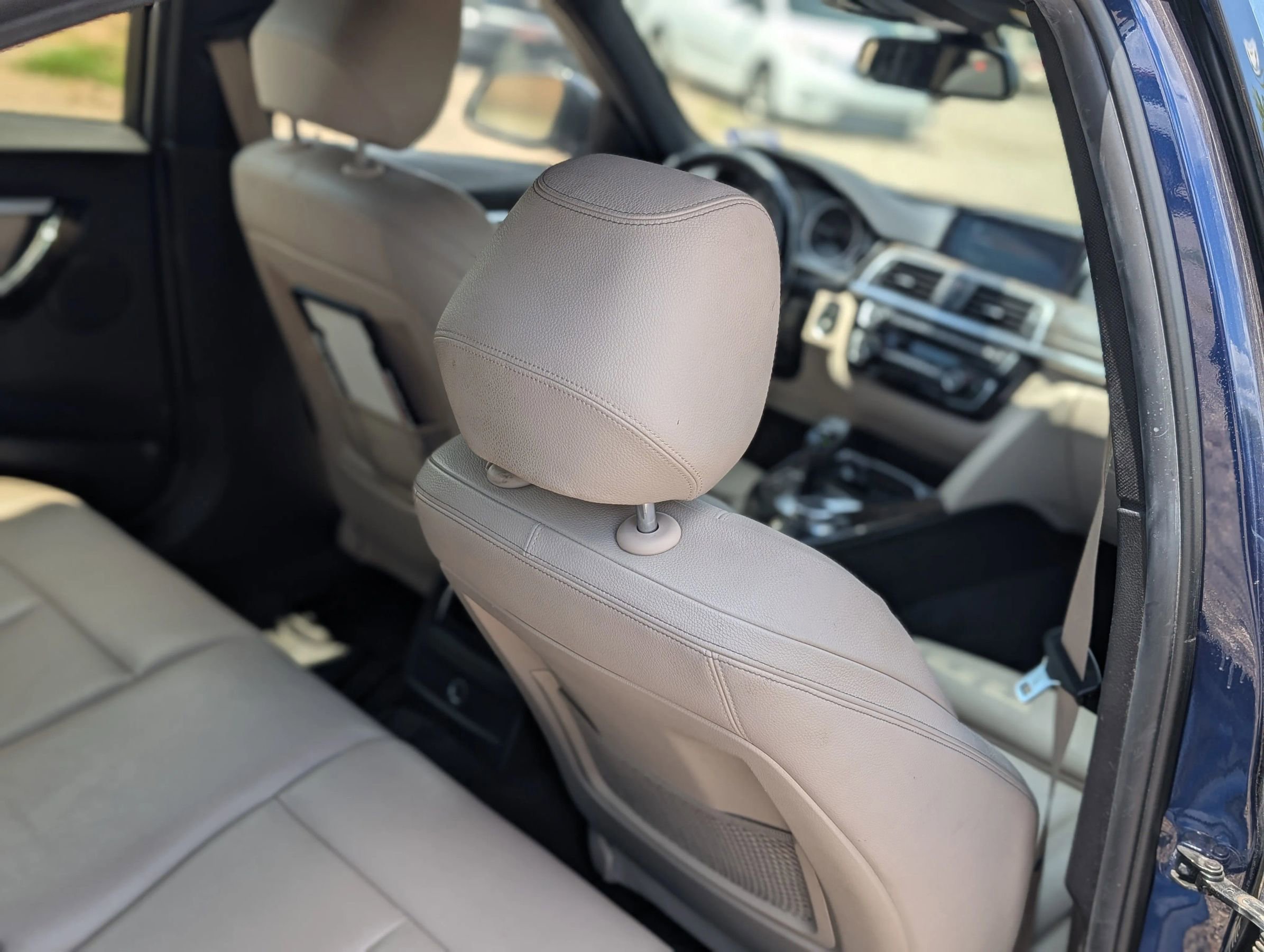 Used 2017 BMW 330i Sedan image 13