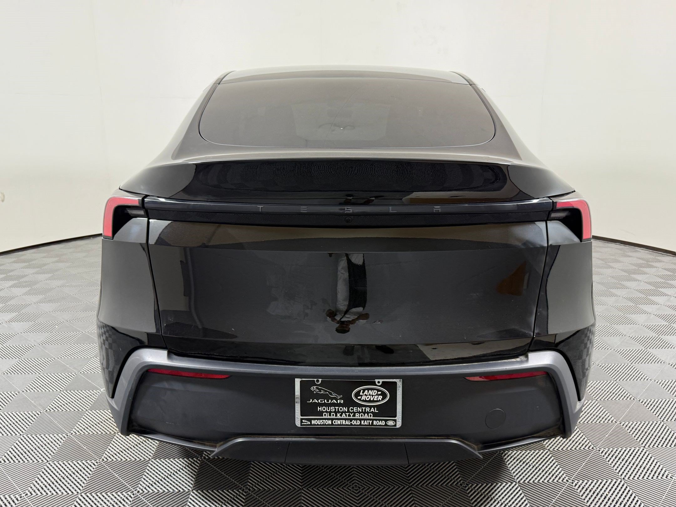 Used 2026 Tesla Model Y 2WD image 10