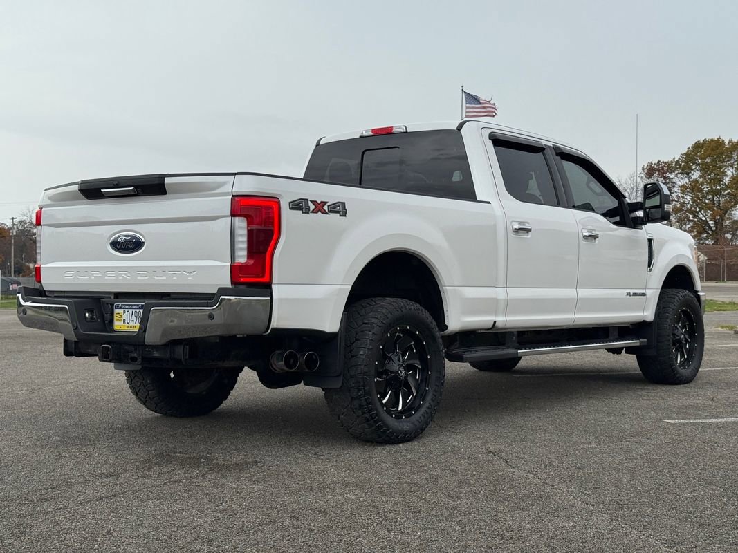 Used 2019 Ford F250 Lariat w/ Chrome Package image 5