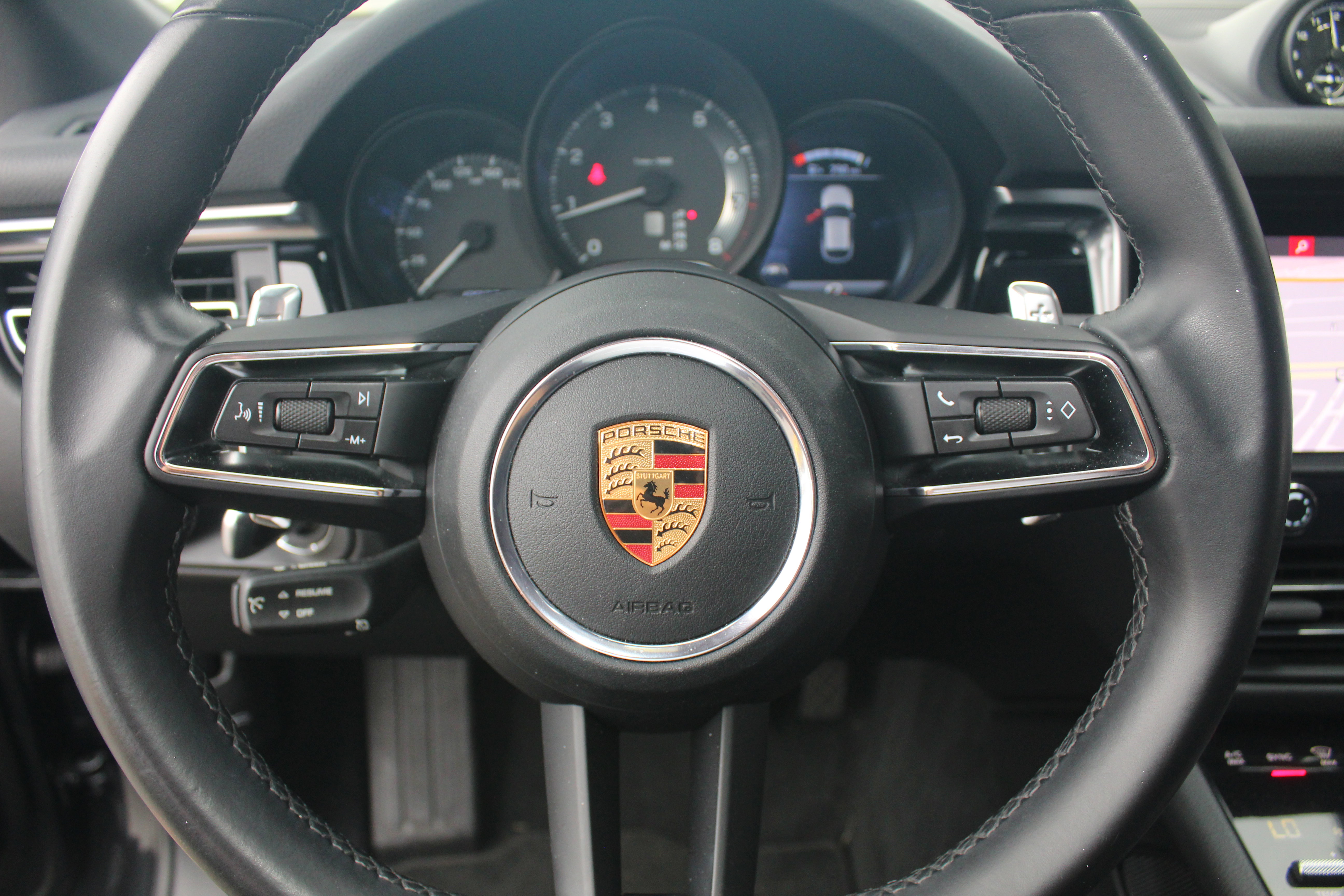 Certified 2022 Porsche Macan image 19