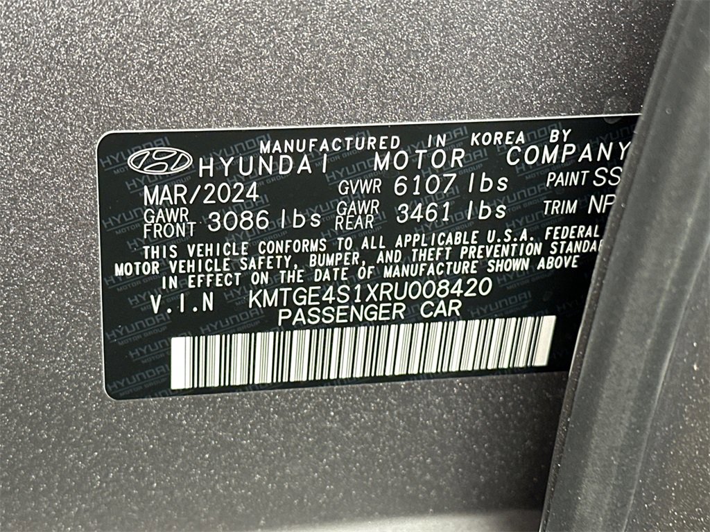 Used 2024 Genesis G80 image 33