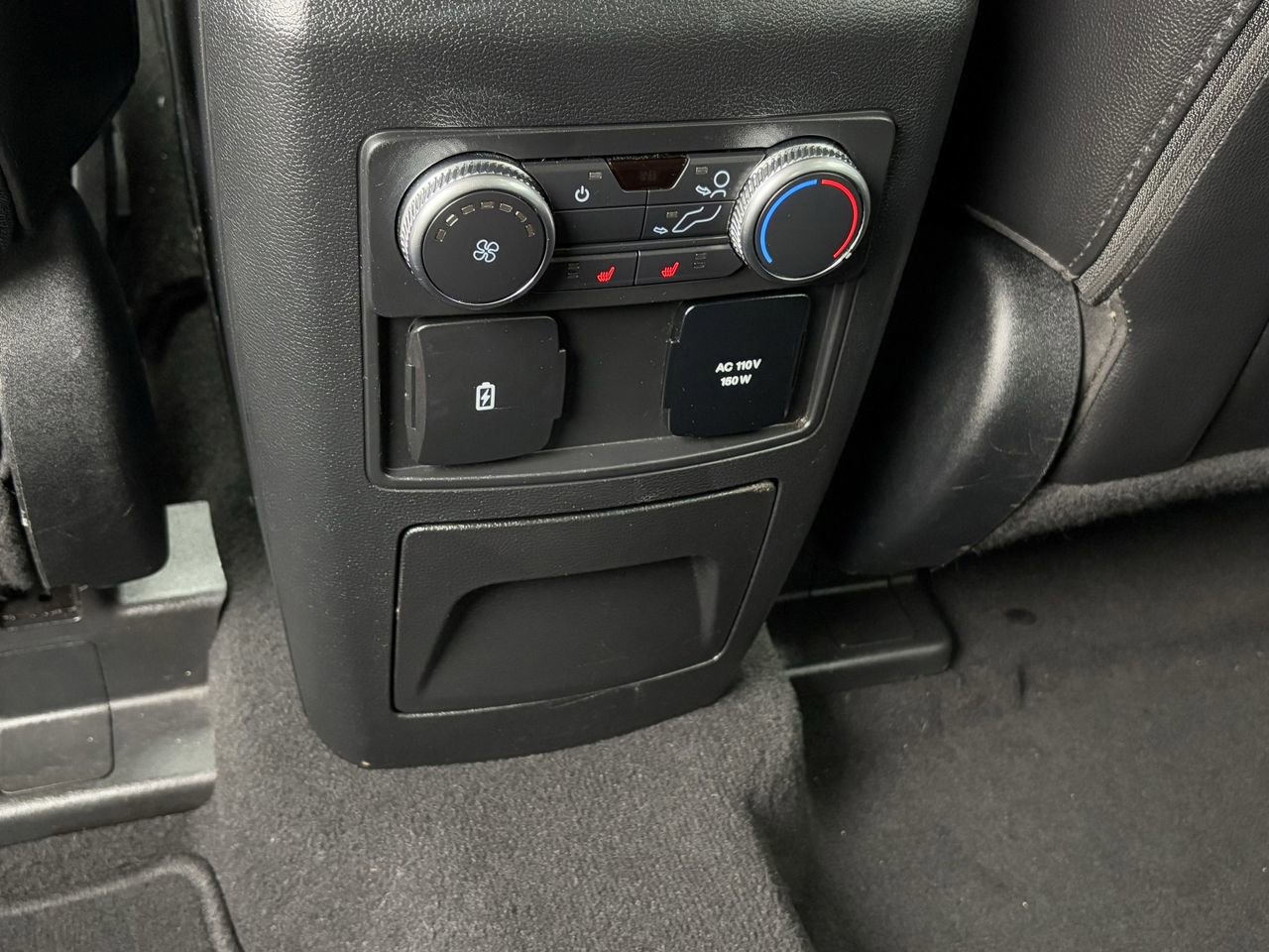 Used 2022 Ford Explorer Limited w/ Equipment Group 301A image 23