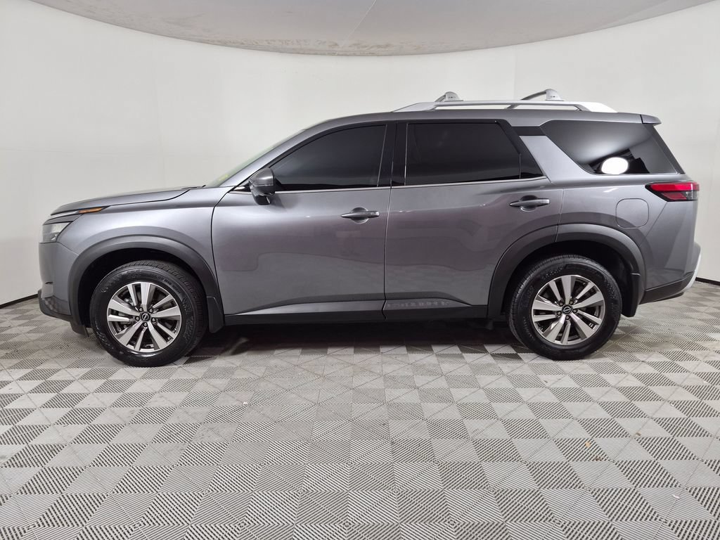 Used 2025 Nissan Pathfinder SL FWD image 6