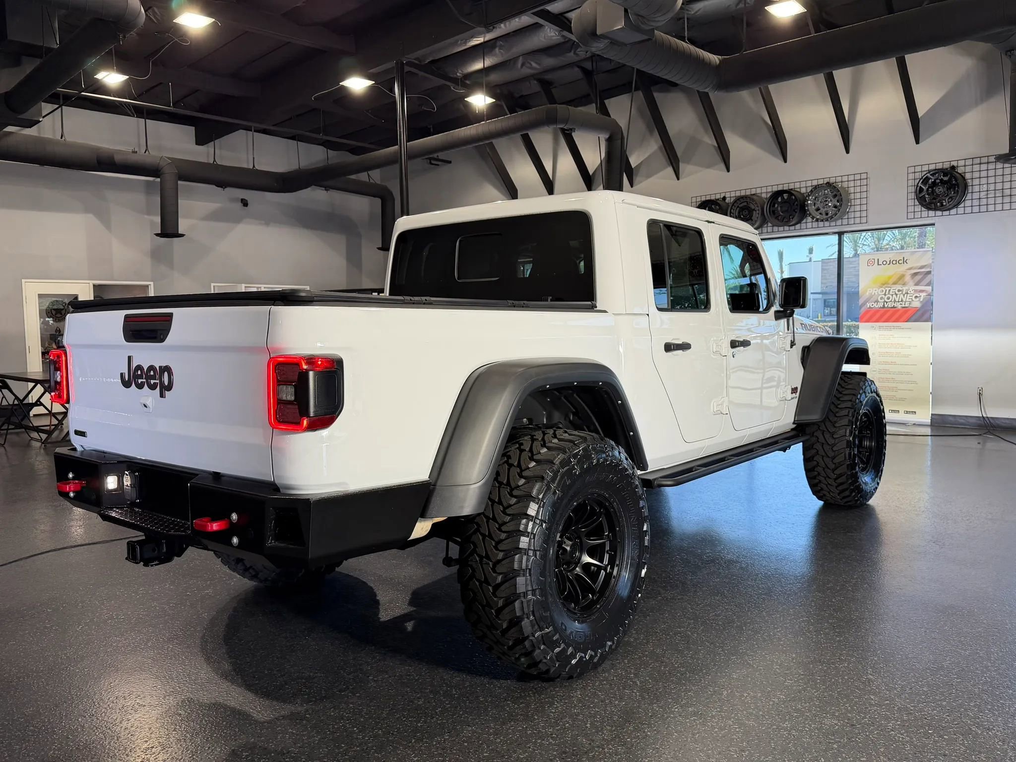 Used 2021 Jeep Gladiator Rubicon AWD/4WD image 32