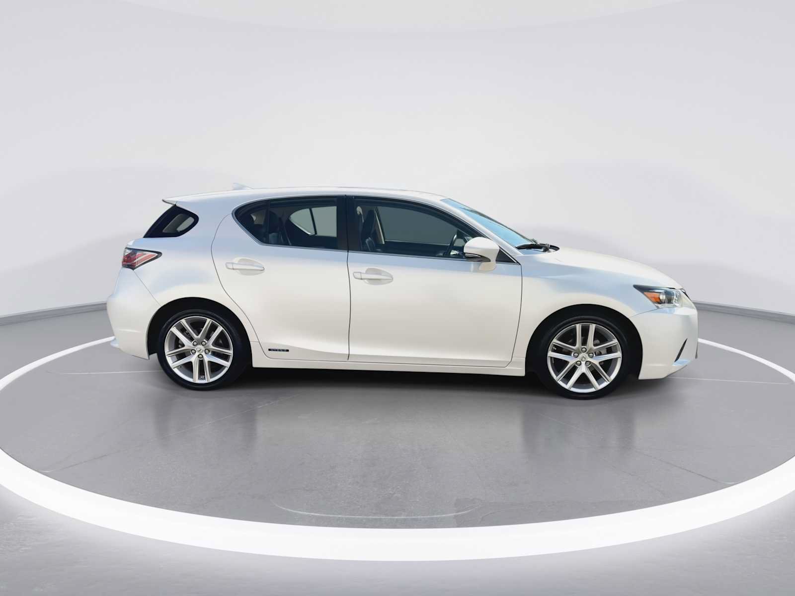 Used 2015 Lexus CT 200h FWD image 9