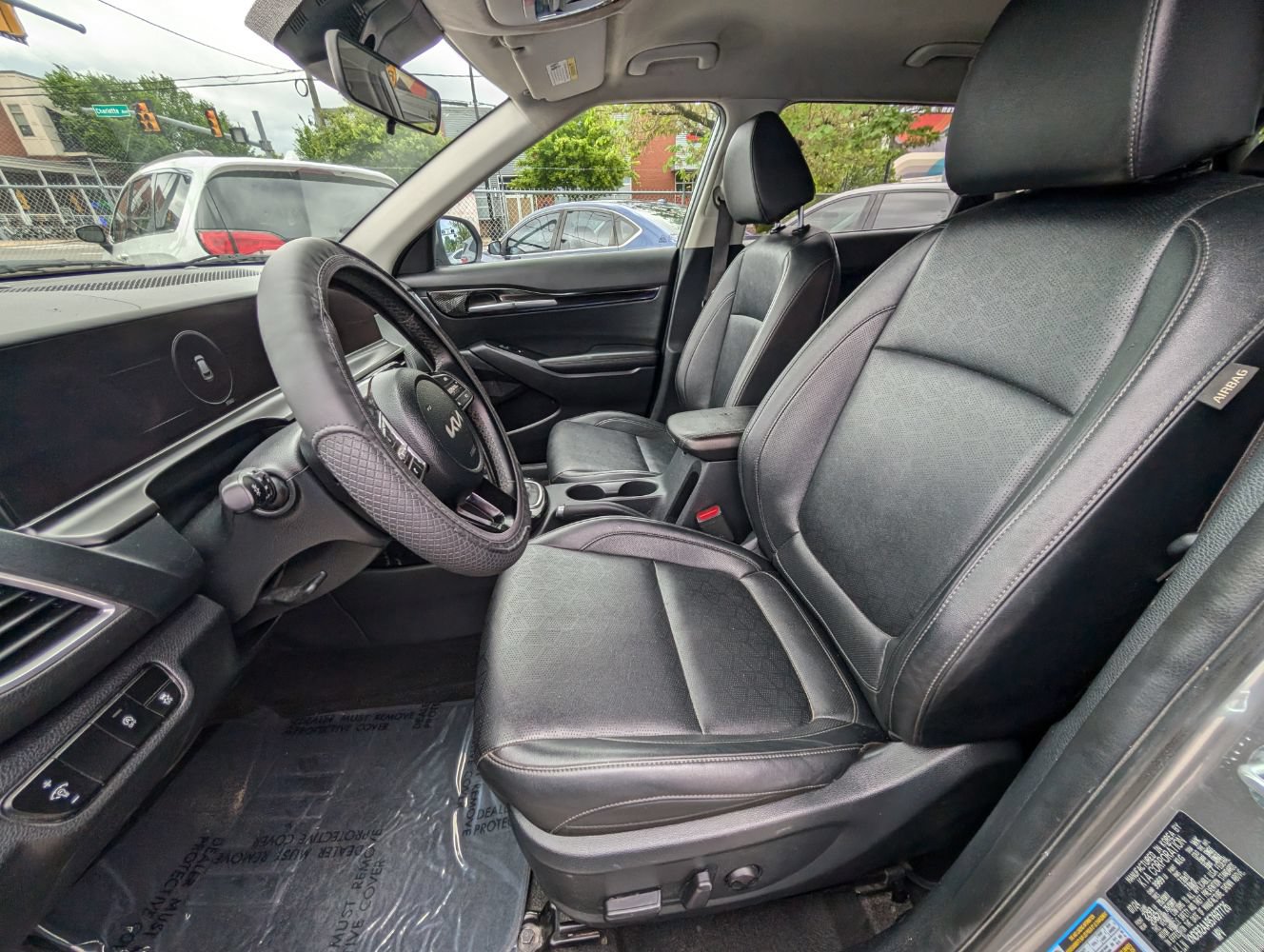 Used 2025 Kia Seltos EX FWD image 13