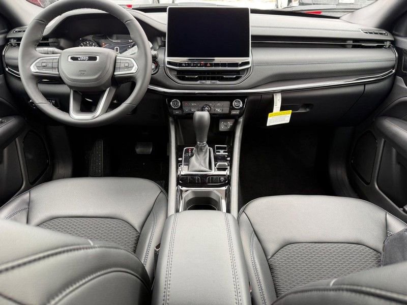 New 2026 Jeep Compass Latitude image 6