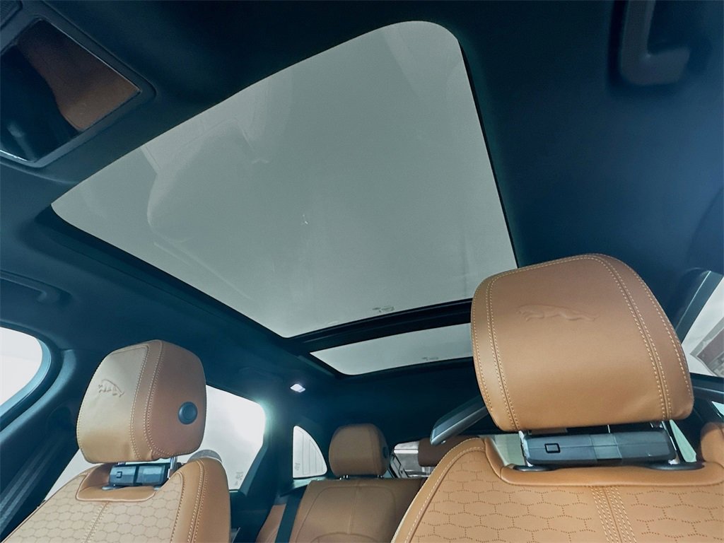 New 2026 Jaguar F-PACE R-Dynamic S image 21