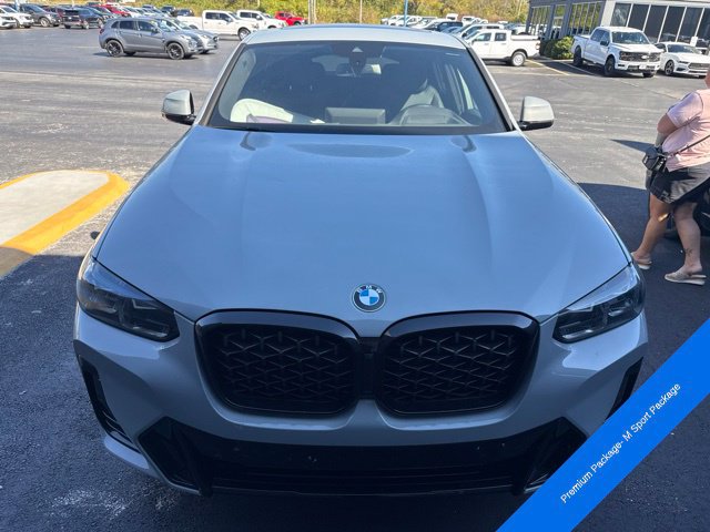 Used 2024 BMW X4 xDrive30i w/ Premium Package AWD/4WD image 2