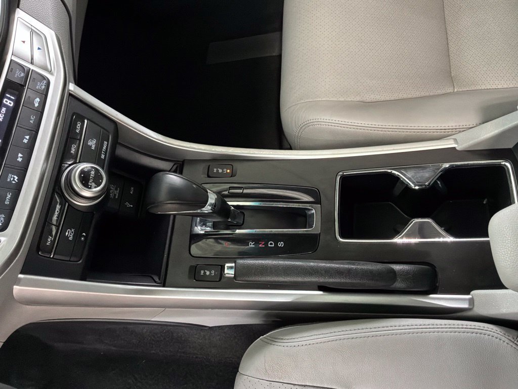 Used 2015 Honda Accord Touring image 17
