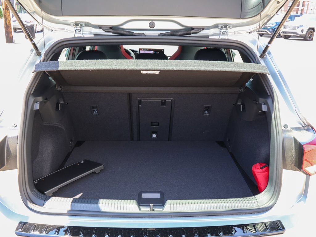 New 2026 Volkswagen GTI SE FWD image 10