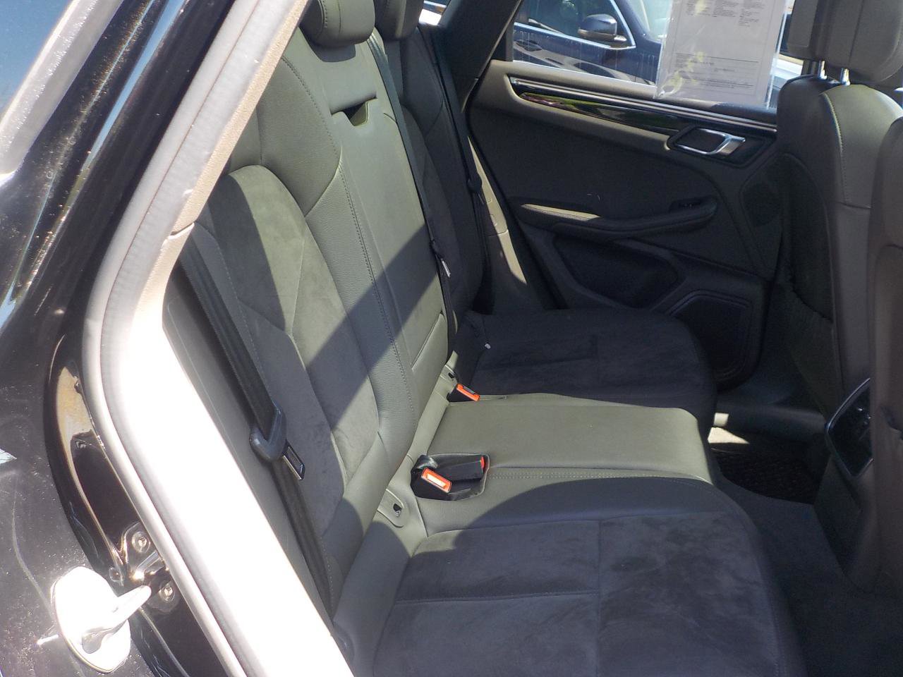 Used 2017 Porsche Macan S AWD/4WD image 35