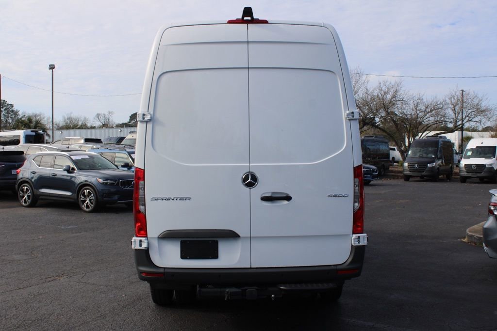 New 2025 Mercedes-Benz Sprinter 4500 image 12
