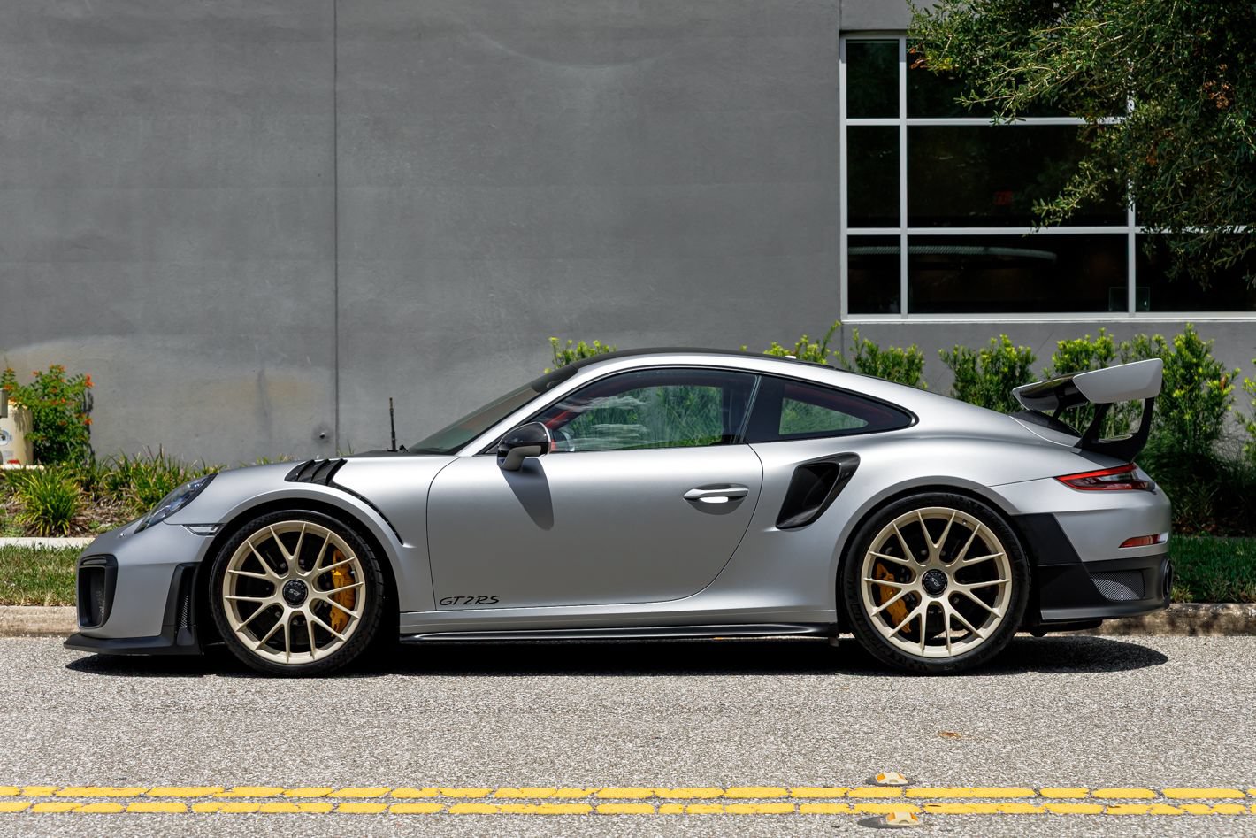 Used 2018 Porsche 911 GT2 RS w/ Weissach Package RWD image 22