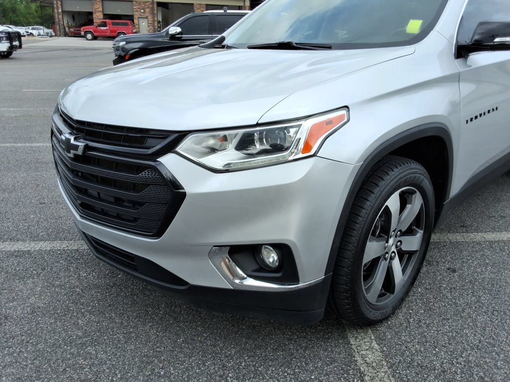 Certified 2020 Chevrolet Traverse LT w/ LT Premium Package FWD image 9