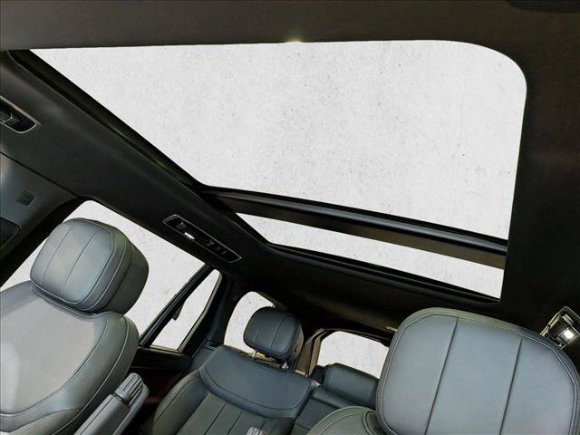Used 2023 Land Rover Range Rover Long Wheelbase SE AWD/4WD image 16