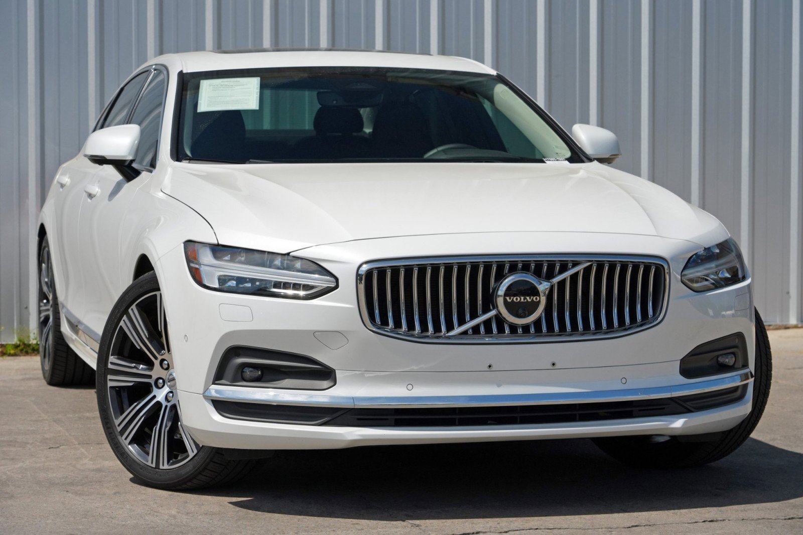Used 2023 Volvo S90 B6 Plus w/ Protection Package Premier image 4