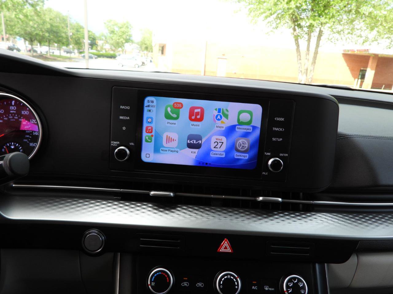 Used 2022 Kia Carnival LX FWD image 57