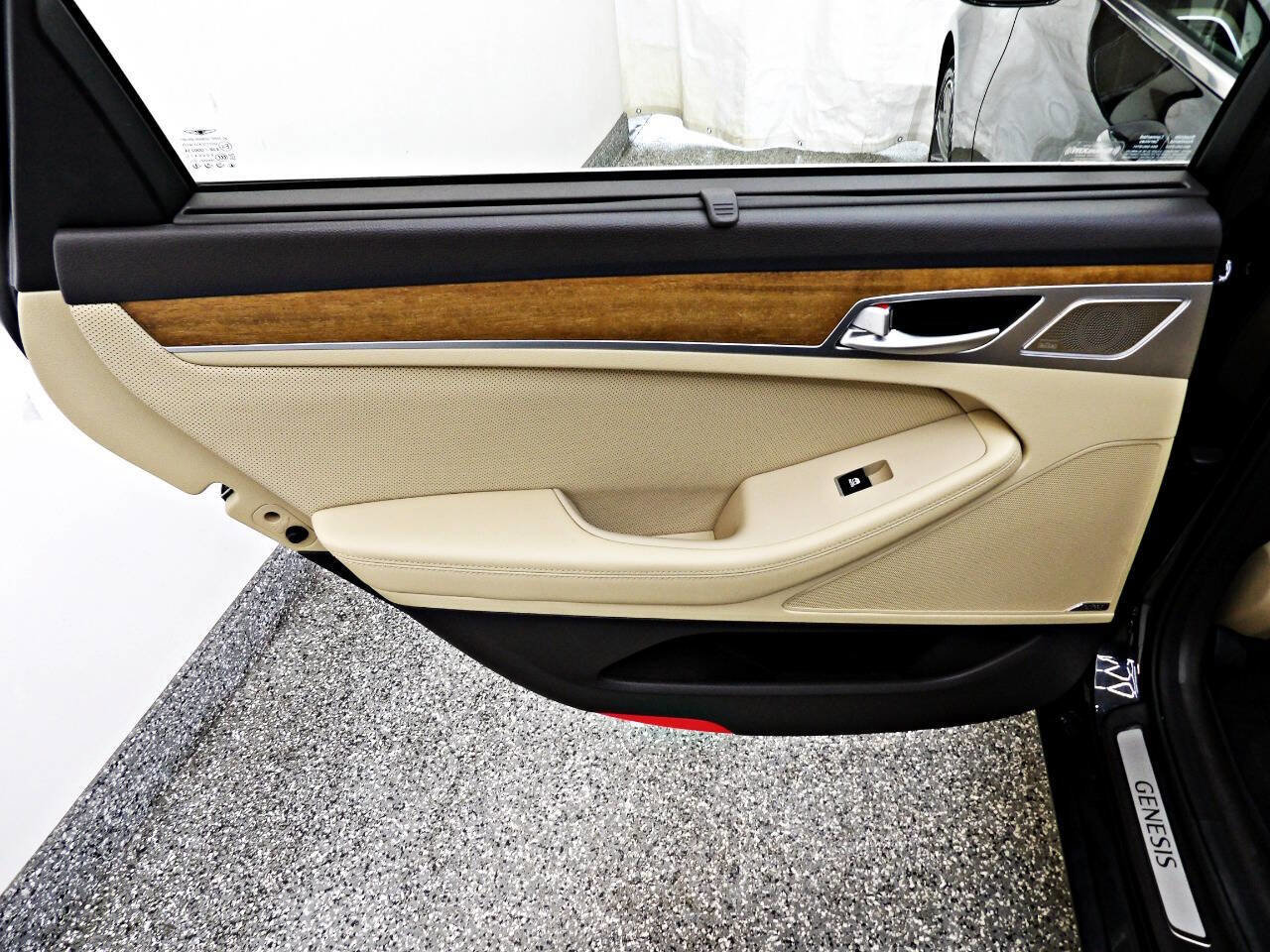 Used 2018 Genesis G80 3.8 w/ Option Group 03 image 9