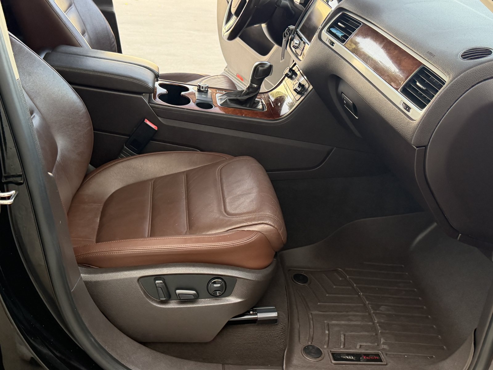 Used 2014 Volkswagen Touareg VR6 AWD/4WD image 34