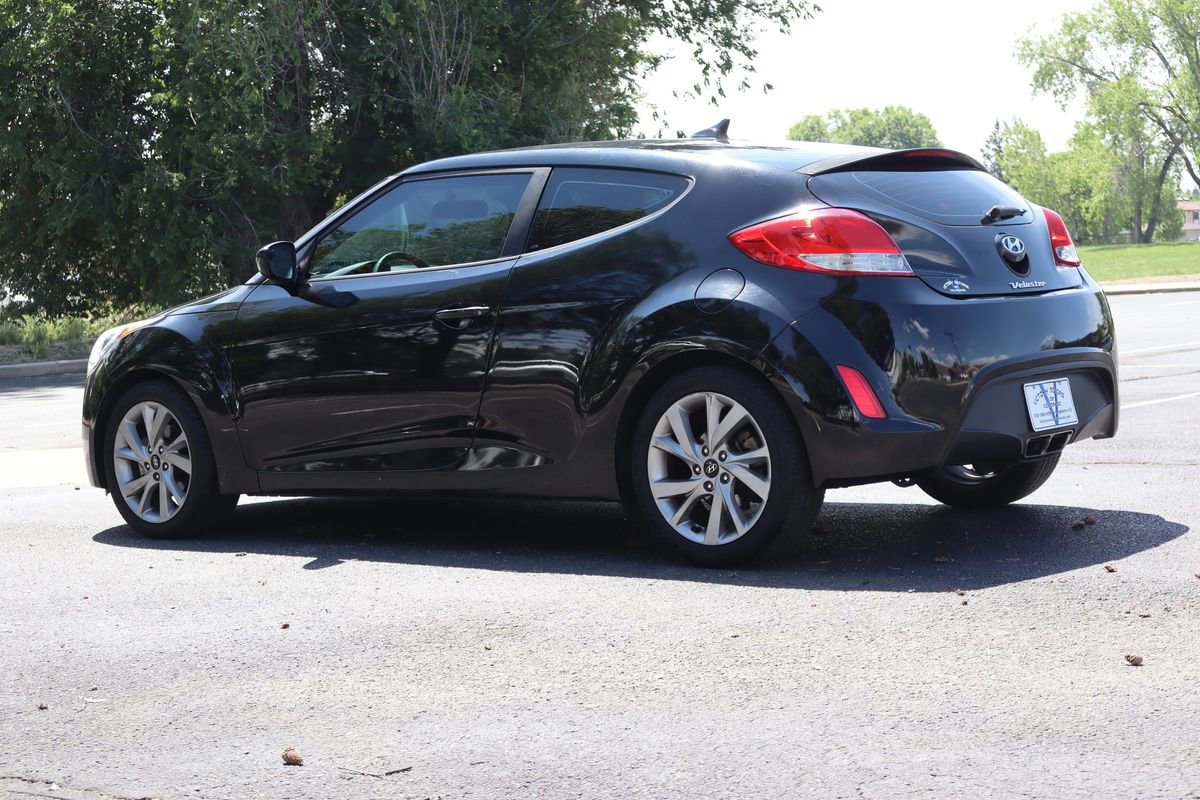 Used 2017 Hyundai Veloster FWD image 7