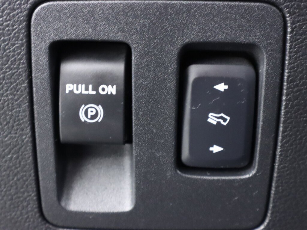 Used 2016 Ford F150 XLT w/ Equipment Group 302A Luxury image 11