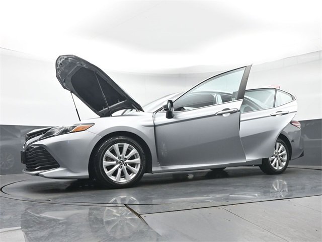 Used 2020 Toyota Camry LE image 40