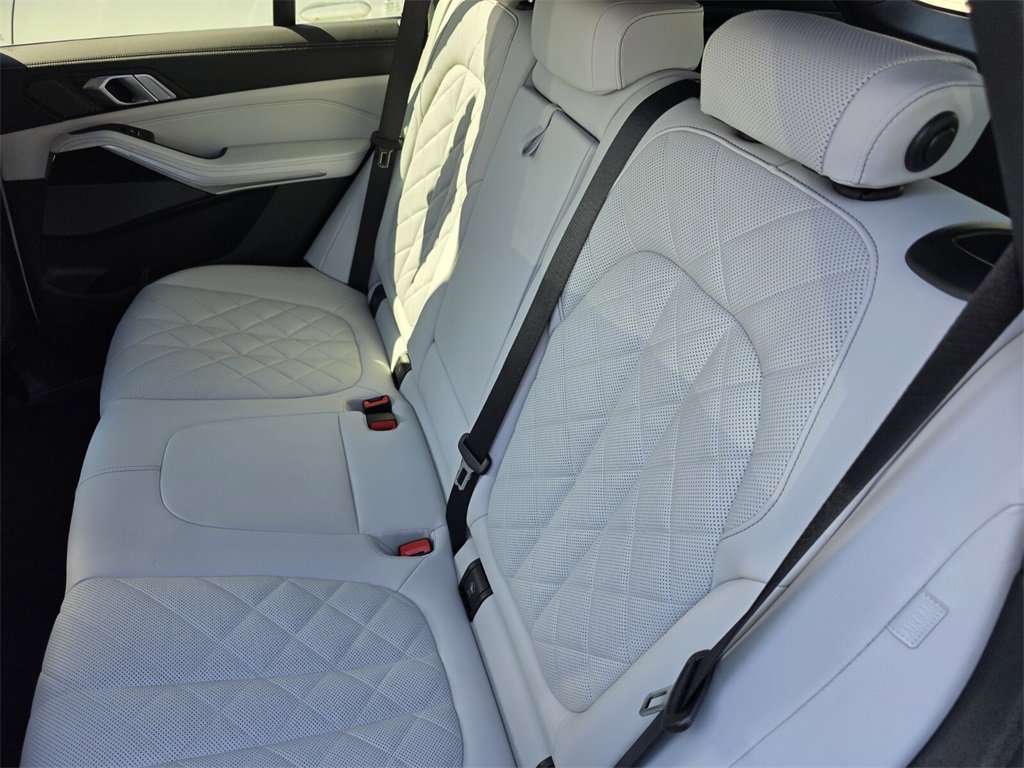 Certified 2025 BMW X5 sDrive40i w/ Premium Package image 16