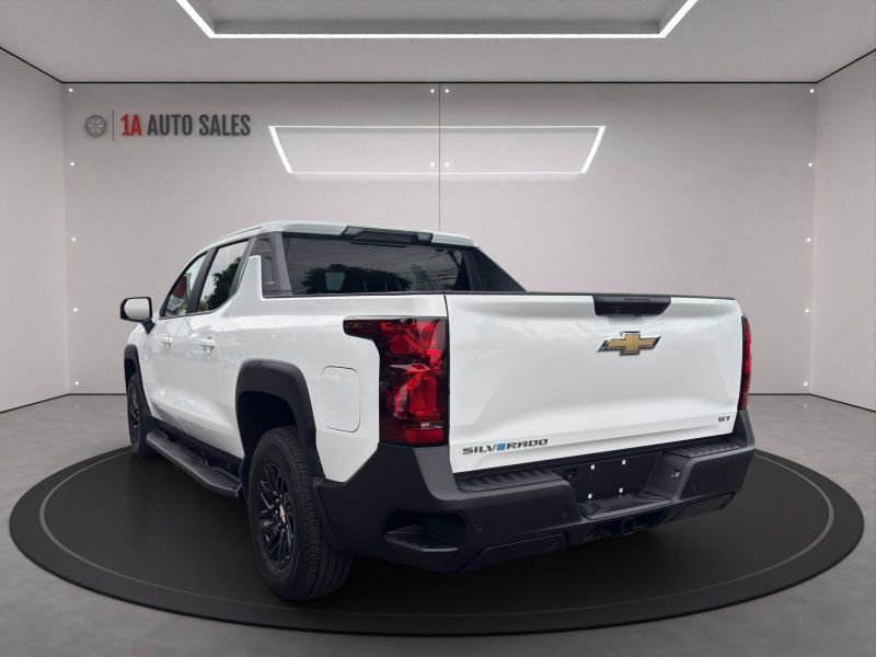 Used 2024 Chevrolet Silverado EV W/T image 3