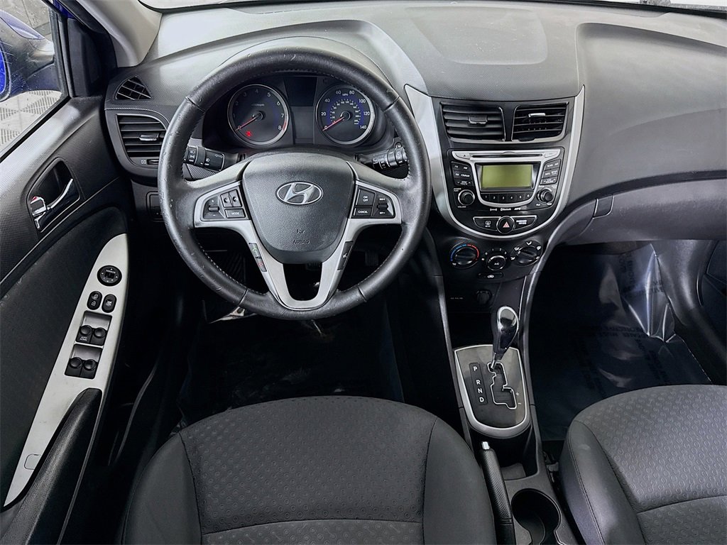 Used 2012 Hyundai Accent SE image 3