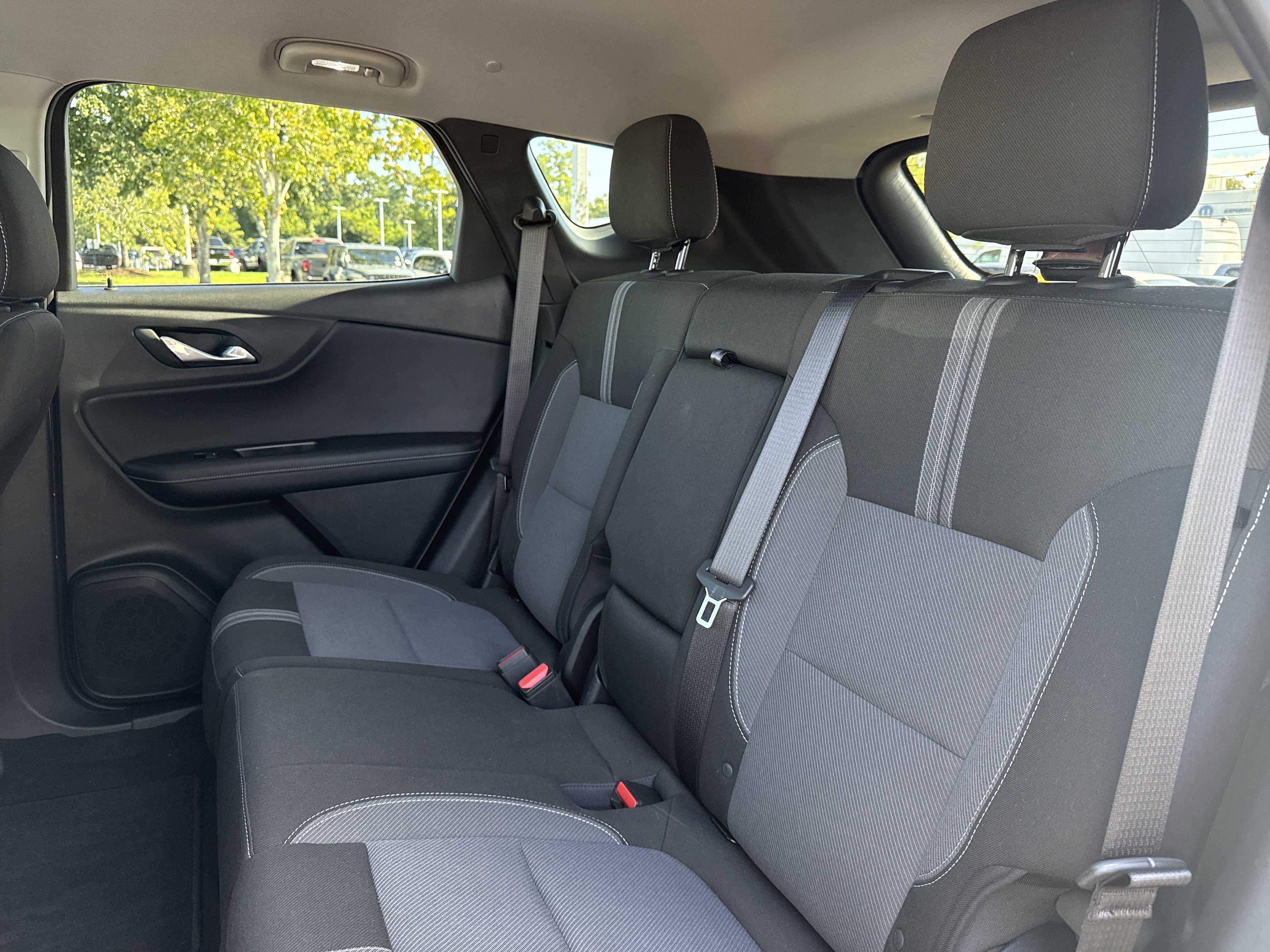 Used 2025 Chevrolet Blazer LT FWD image 29