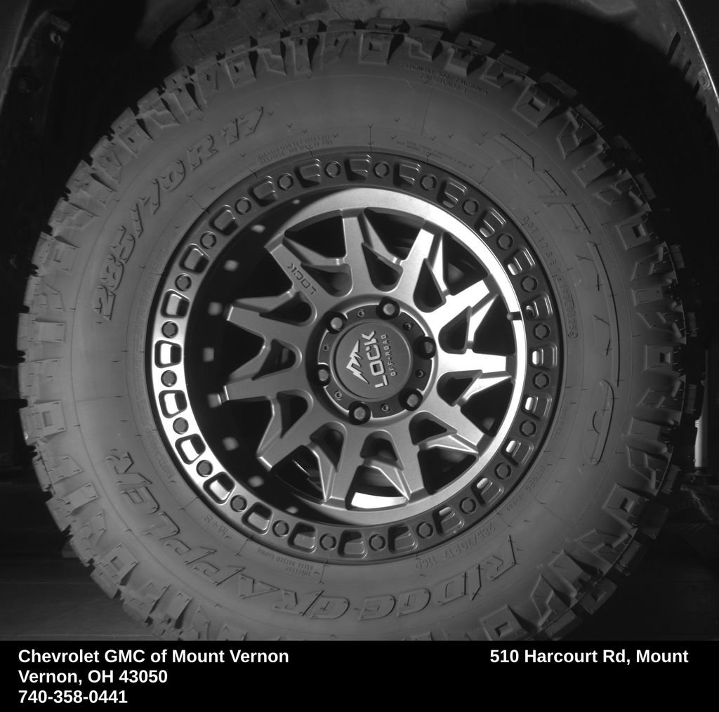 Used 2022 Toyota 4Runner SR5 Premium w/ Moonroof Package AWD/4WD image 27