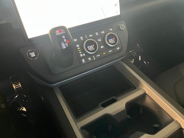 New 2026 Land Rover Defender 110 V8 AWD/4WD image 24