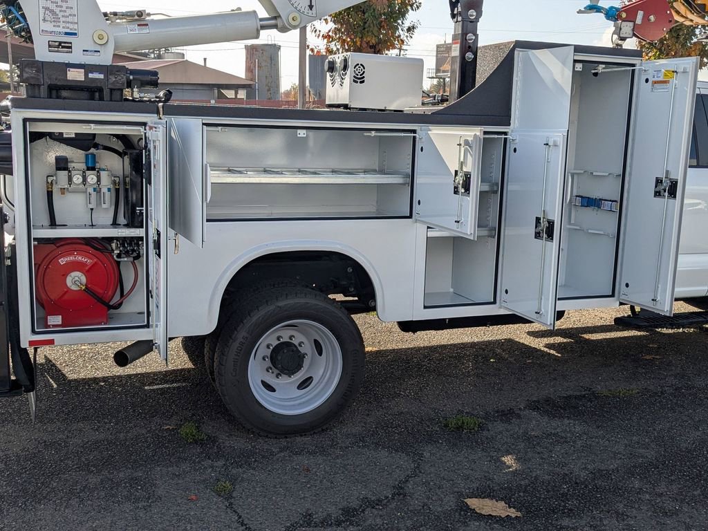 New 2026 Ford F550 4x4 Supercab Super Duty image 18