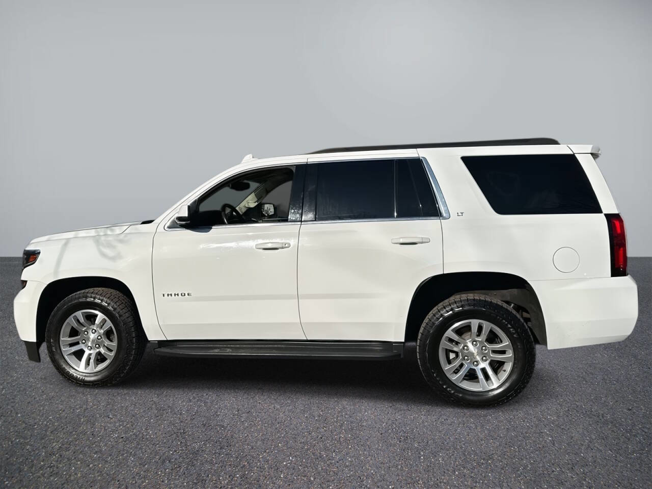 Used 2018 Chevrolet Tahoe LT image 2