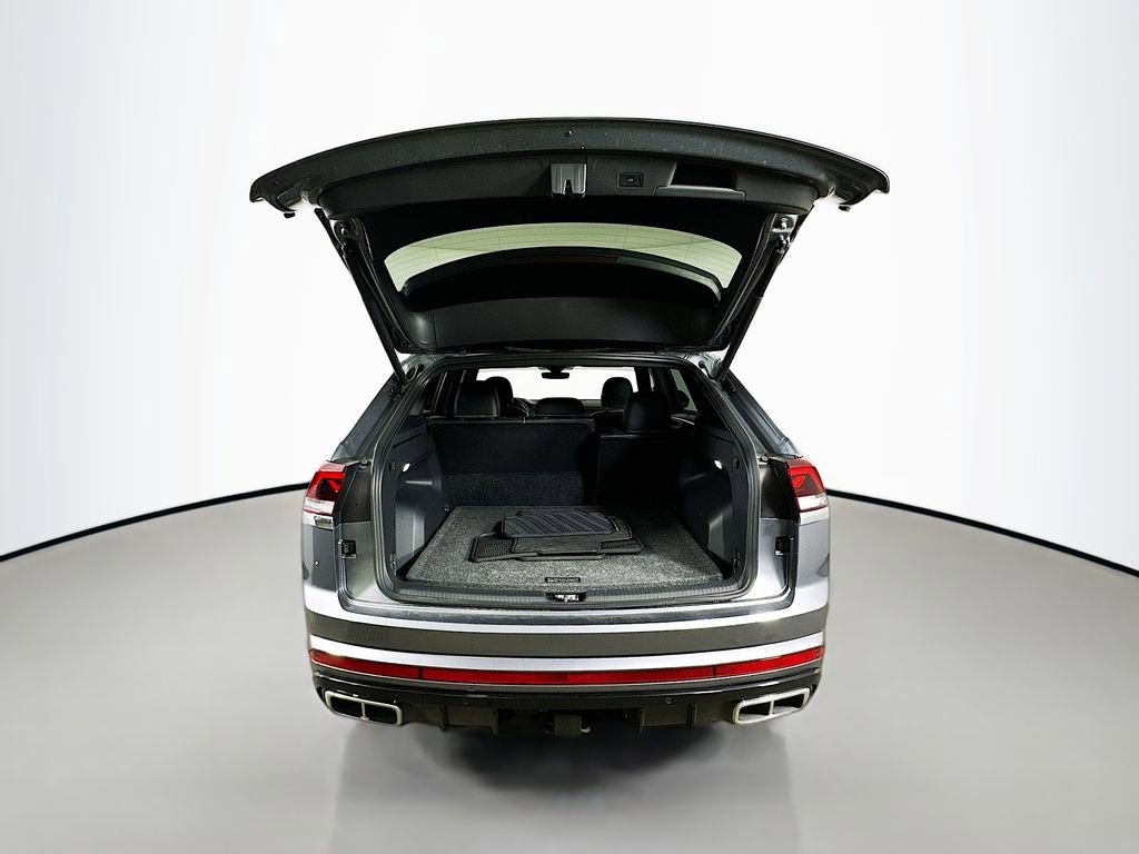 Used 2024 Volkswagen Atlas Cross Sport SEL R-Line image 34
