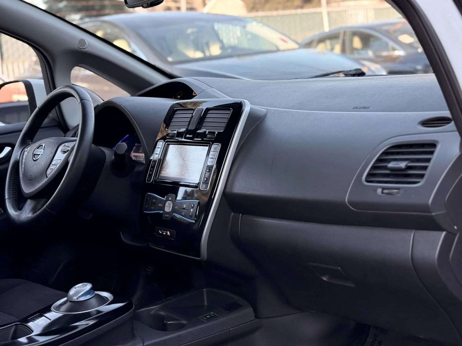 Used 2014 Nissan Leaf SV image 12