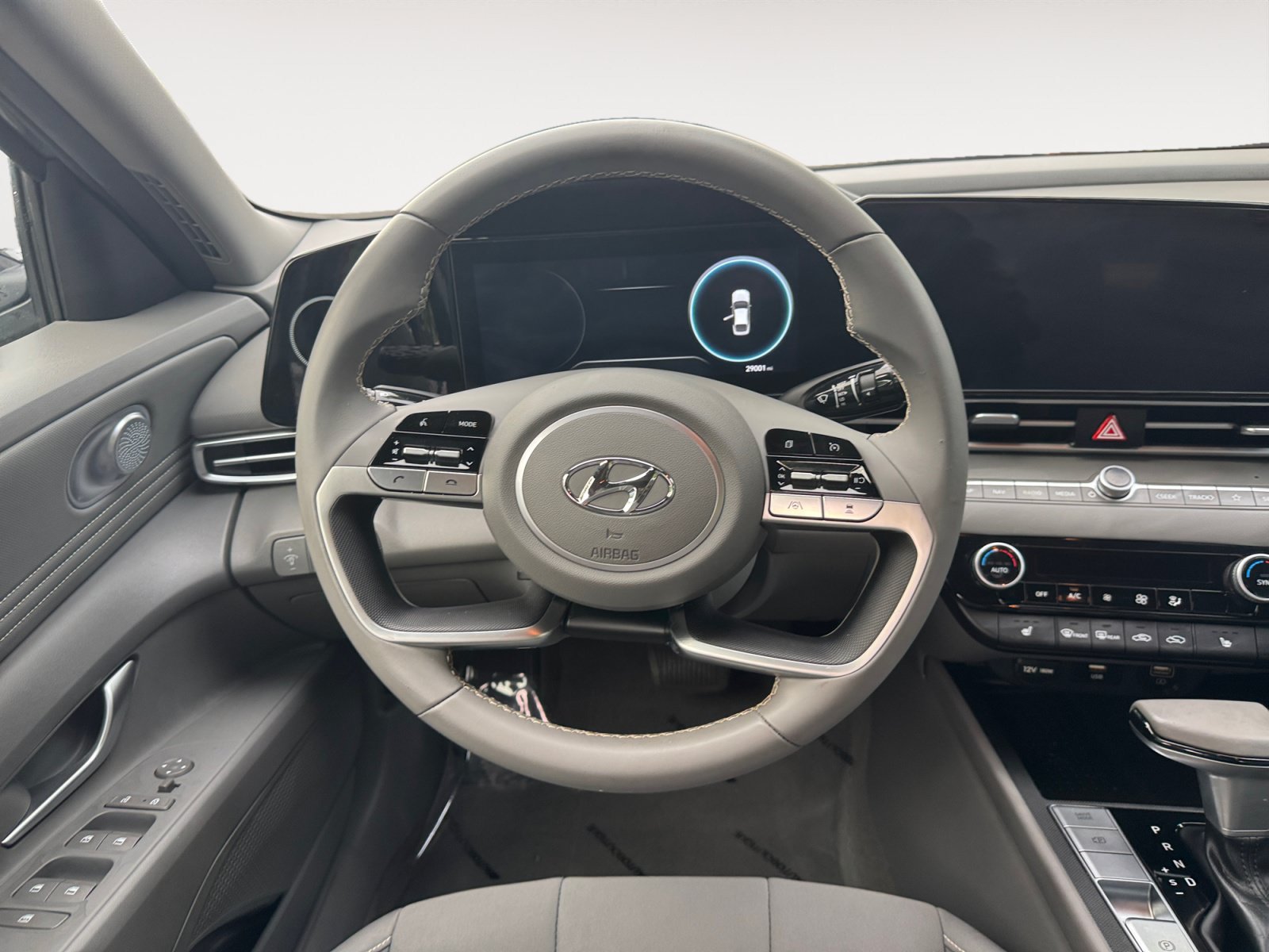 Used 2023 Hyundai Elantra SEL w/ Convenience Package FWD image 15