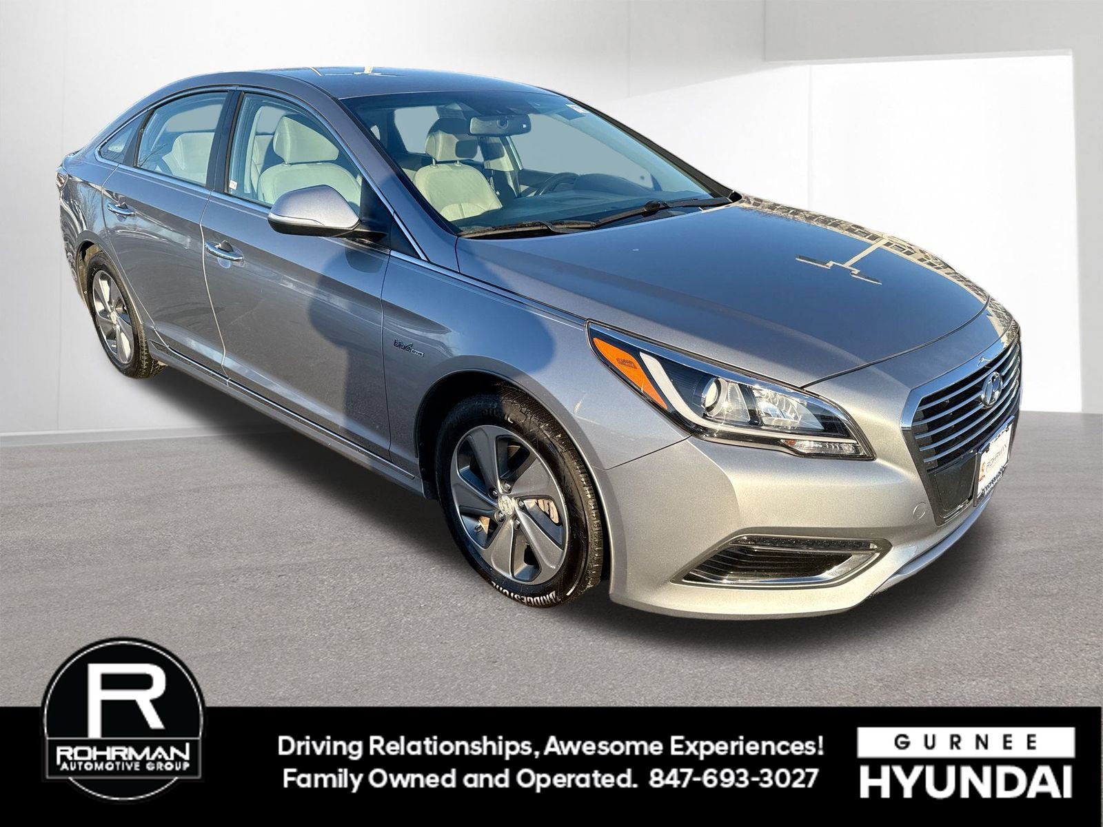 Used 2017 Hyundai Sonata Plug-In Hybrid image 2