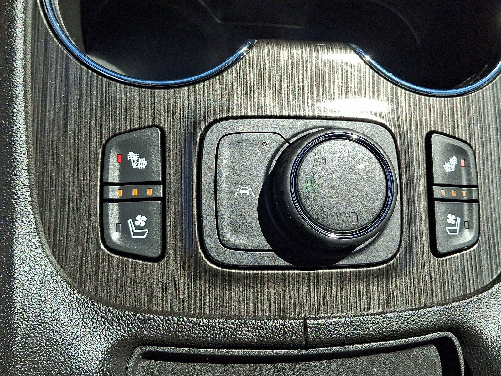 Used 2023 GMC Acadia SLT w/ Elevation Edition image 27