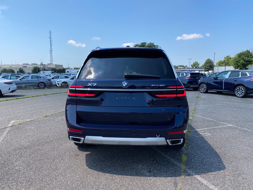 New 2027 BMW X7 xDrive40i w/ Premium Package AWD/4WD image 3