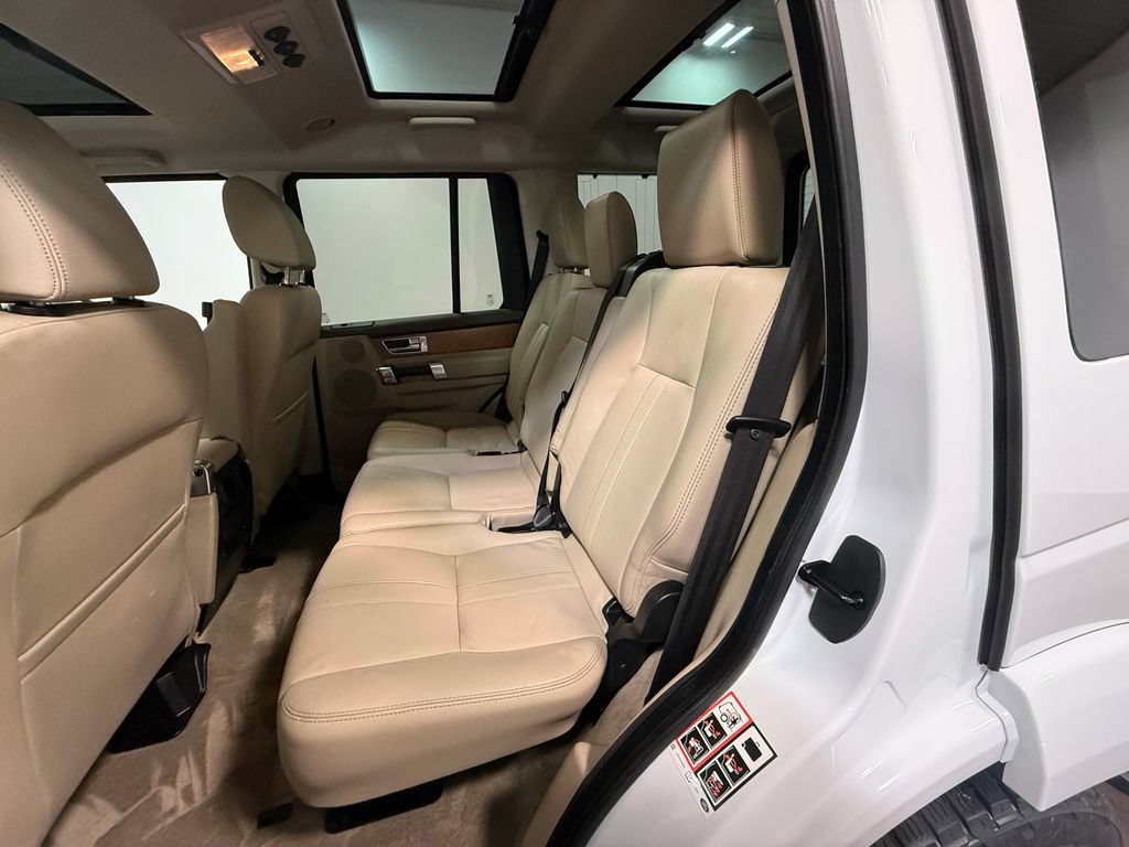 Used 2016 Land Rover LR4 HSE AWD/4WD image 8