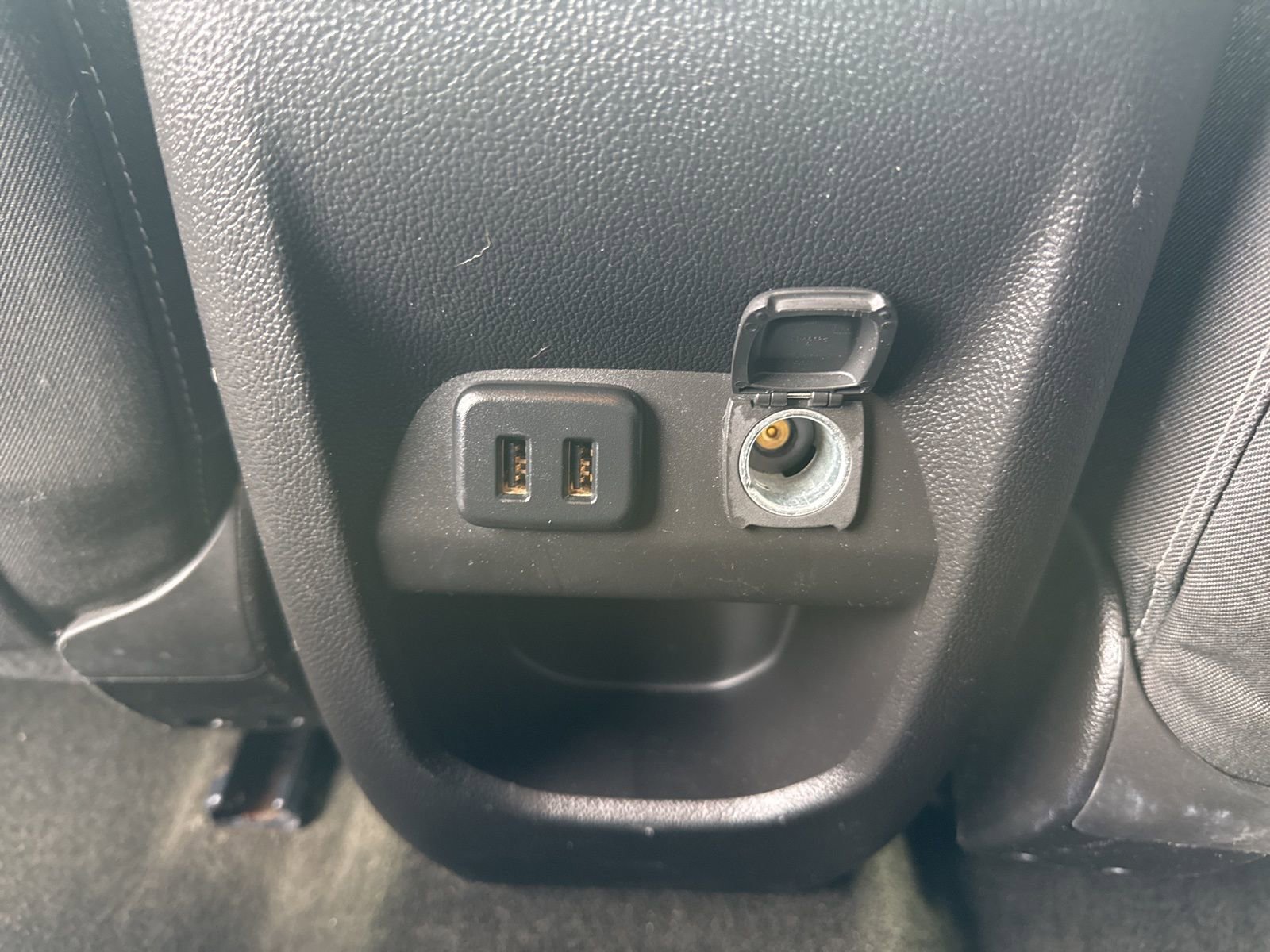 Used 2017 Chevrolet Colorado LT w/ LT Convenience Package image 17