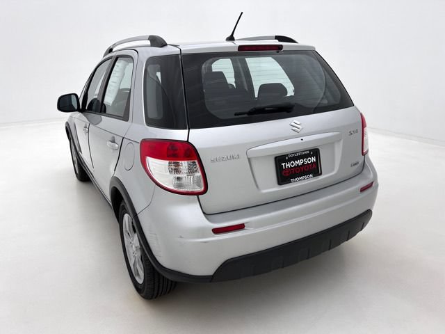 Used 2010 Suzuki SX4 Touring AWD/4WD image 8