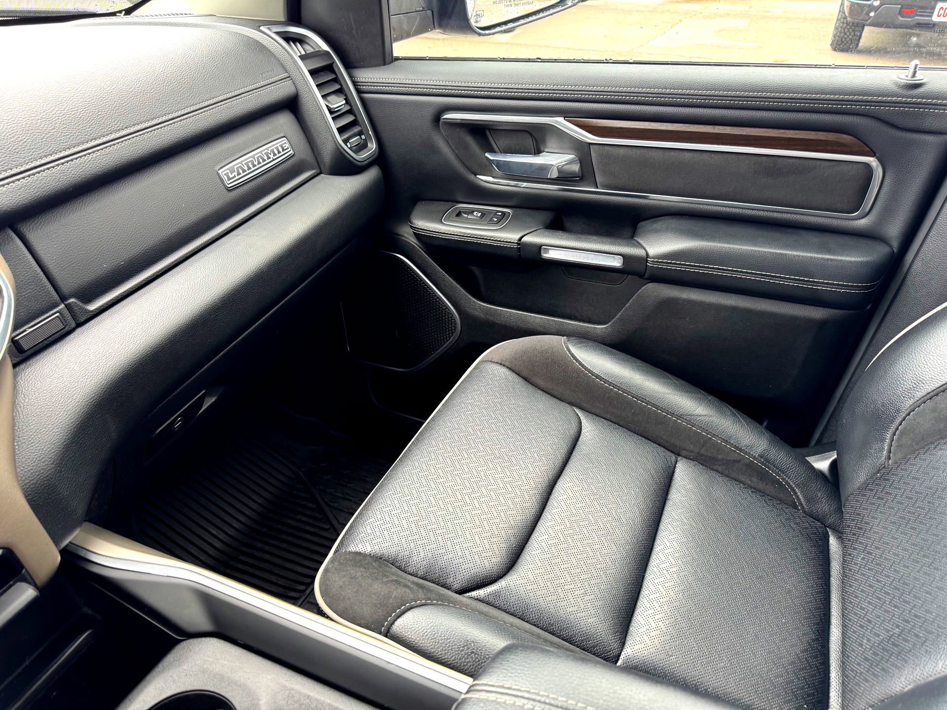 Used 2022 RAM 1500 Laramie image 30