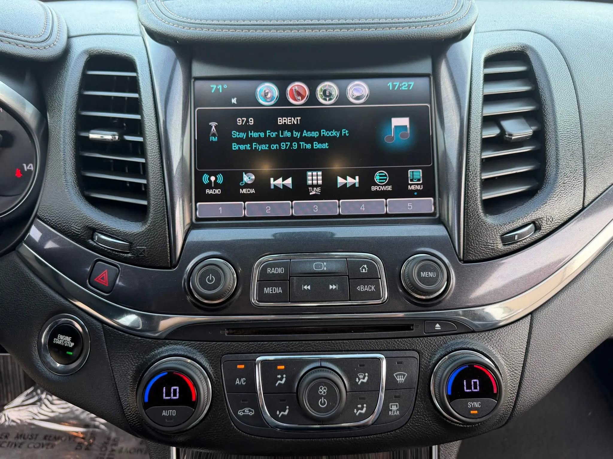 Used 2018 Chevrolet Impala Premier FWD image 24