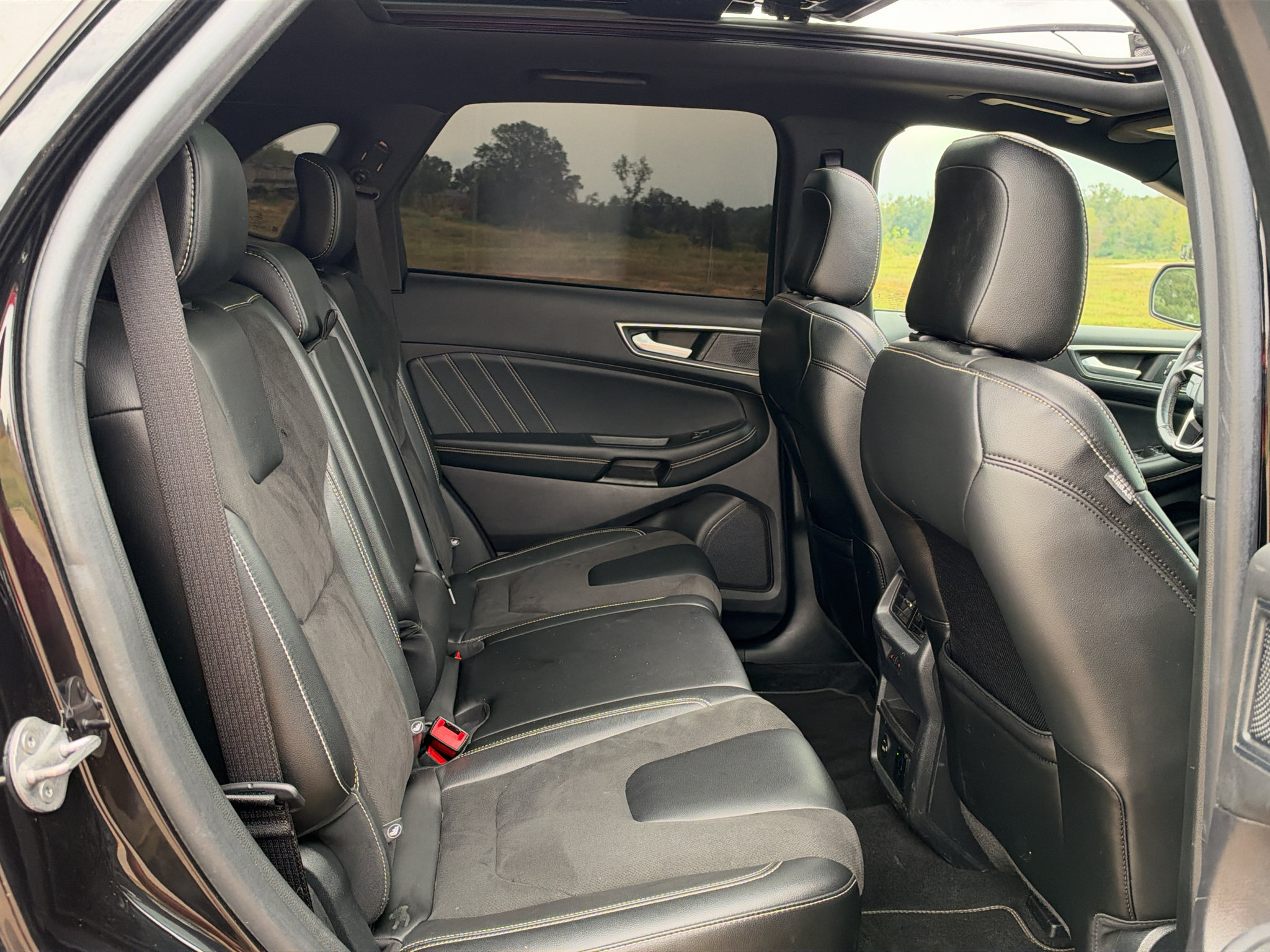 Used 2021 Ford Edge ST w/ Equipment Group 401A AWD/4WD image 18