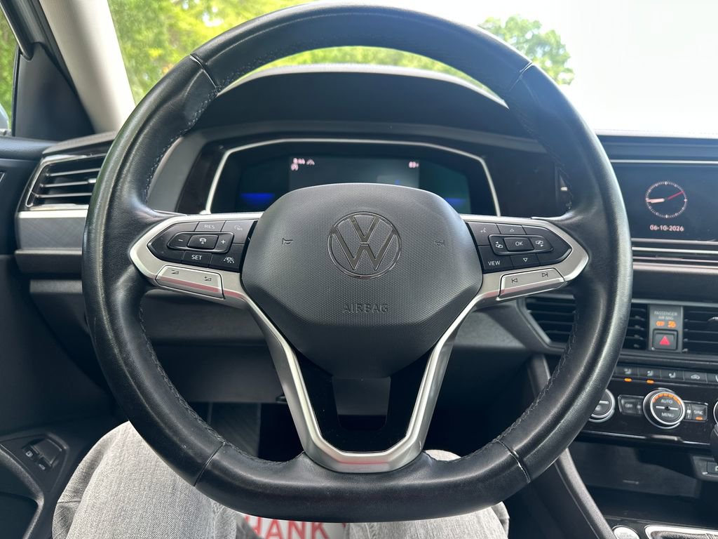 Used 2022 Volkswagen Jetta SE FWD image 11