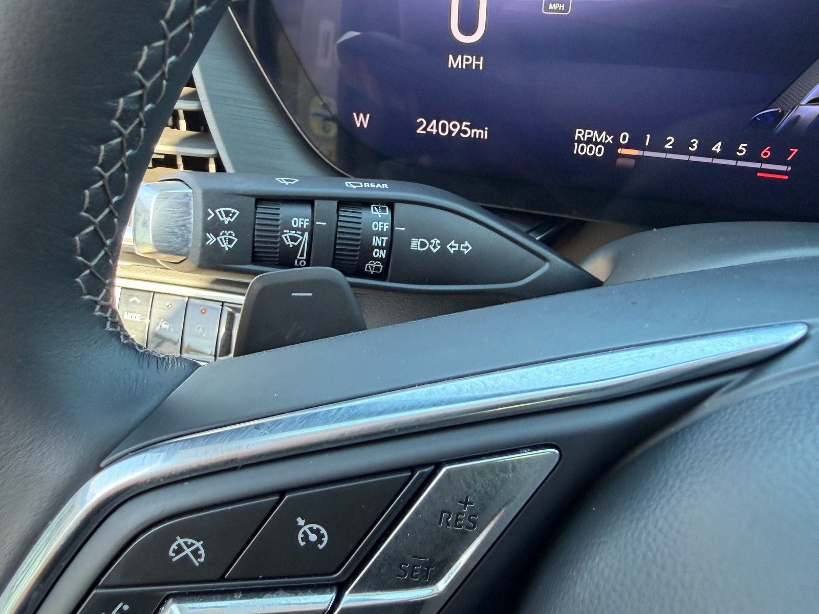Used 2025 Buick Envision Preferred AWD/4WD image 36